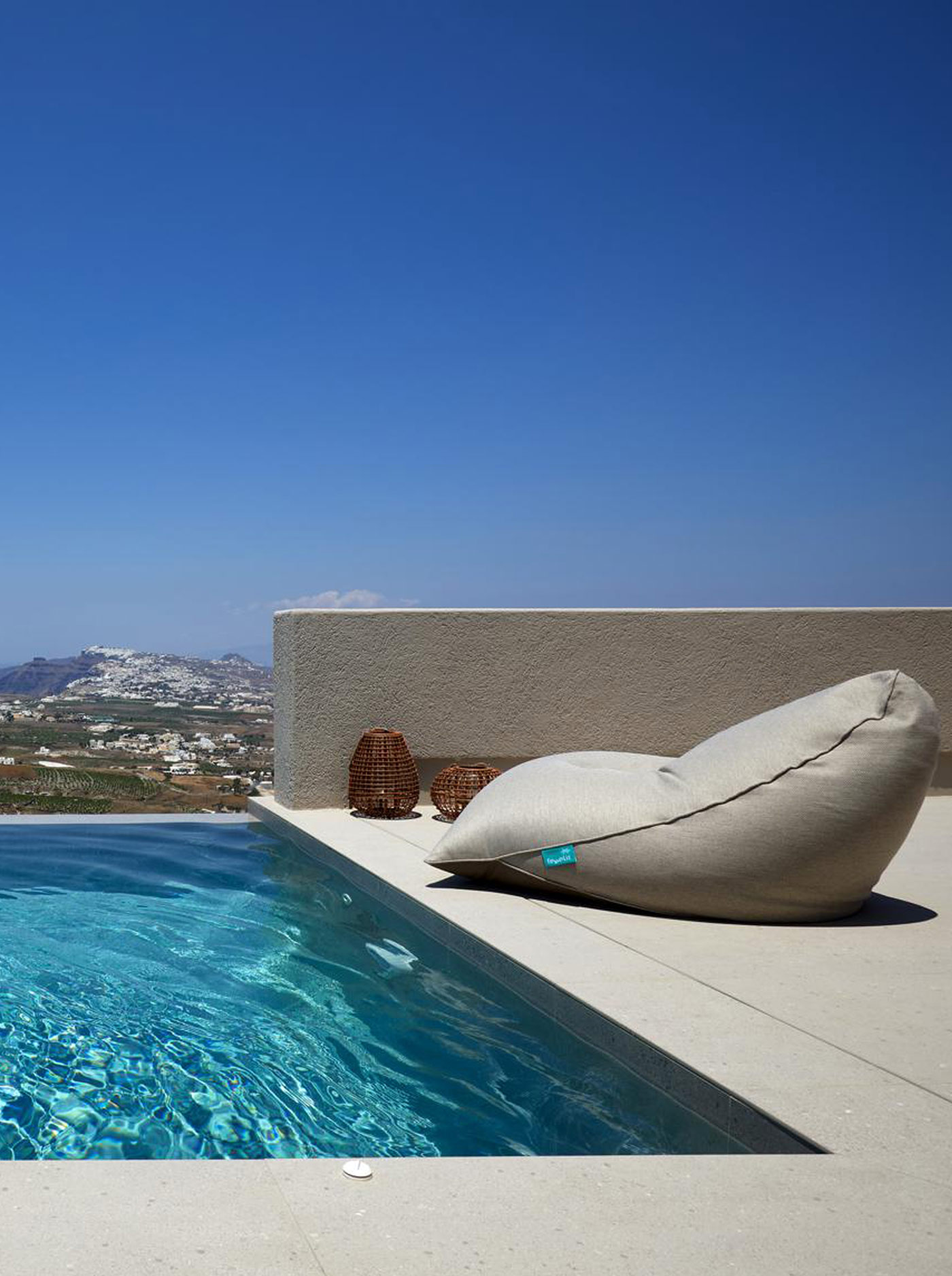 A Refined Collection of Suites in Santorini